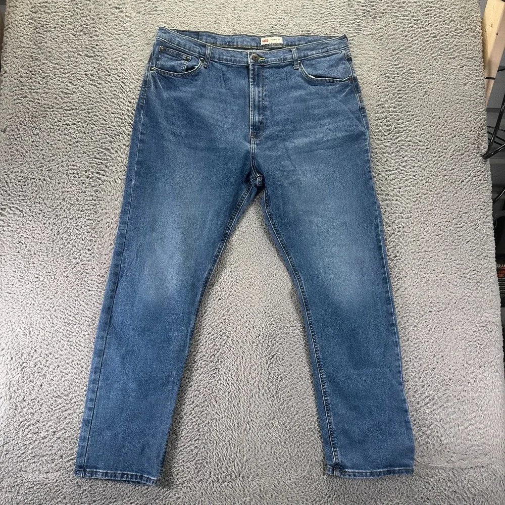 Wrangler Jeans Mens 38x32 Blue Cotton Denim Straight Leg Faded Athletic Stretch